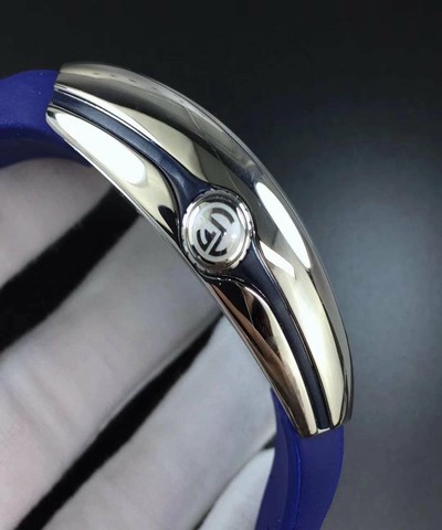 FM169 - Vanguard Mens Yachting V45 SS/NY/RU Blue ZF MY9015